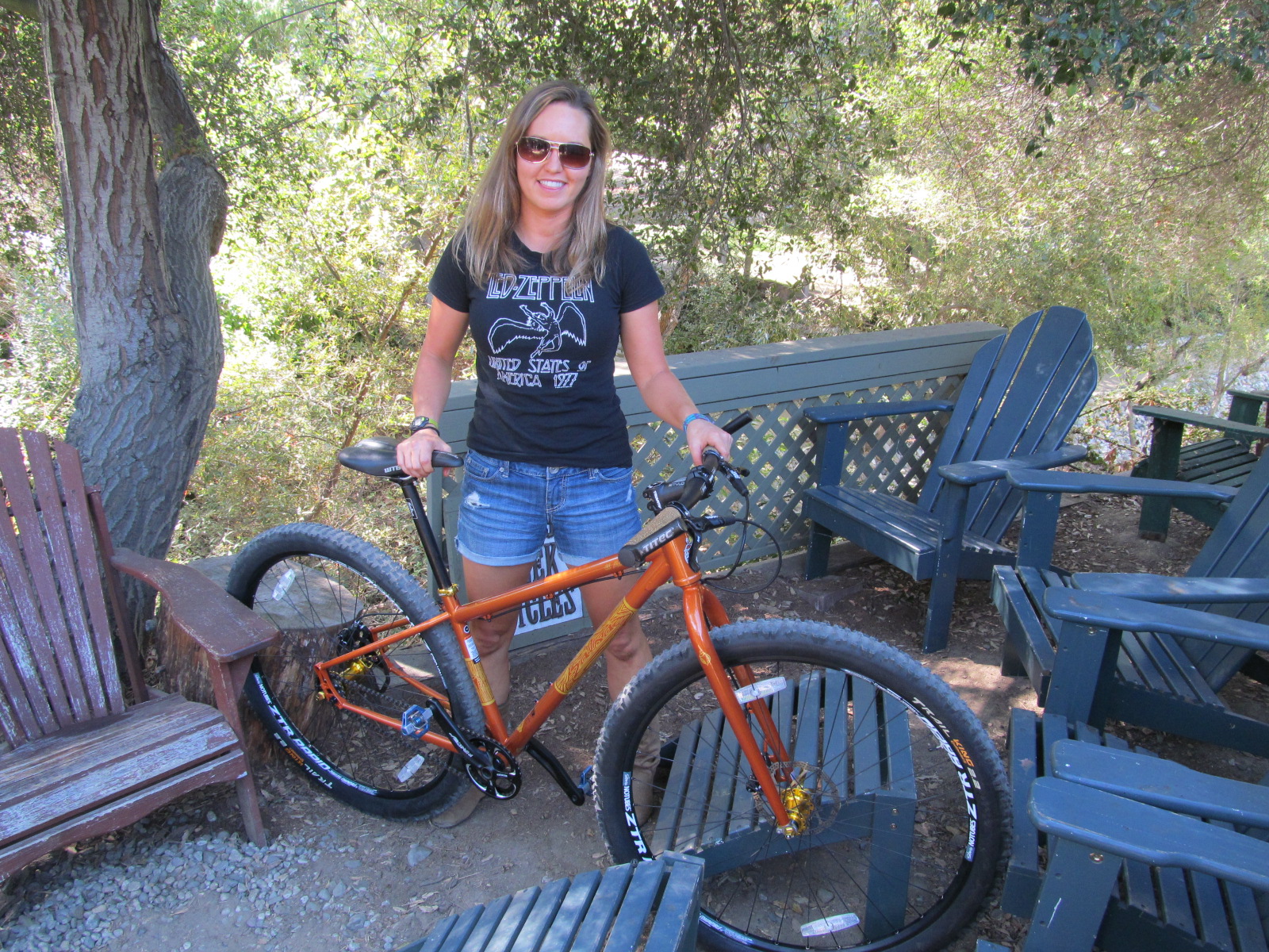Shannon with her new Salsa Mariachi Single Speed. 